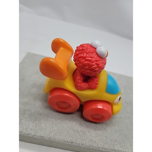Elmo 2011 Hasbro 4"  Figure Car Sesame Street Workshop Yellow Orange Red - Picture 8 of 16